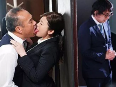 Bị vợ cắm sừng mà anh chồng ngốc vẫn tươi cười